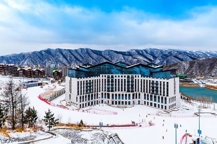 查看翠云山银河滑雪场套餐价格