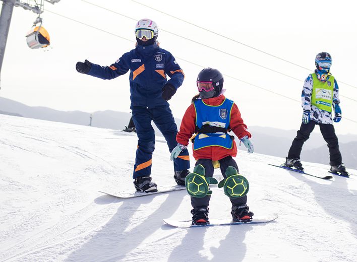 查看翠云山银河滑雪场冬令营价格